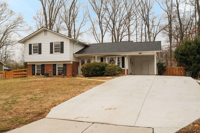 Photo - 8722 Falkstone Ln House