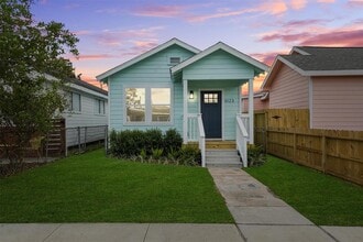 Building Photo - 5123 Avenue L