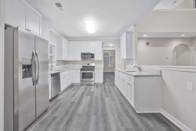 Building Photo - 2455 Arapaho Way