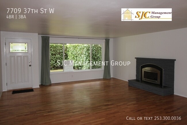Building Photo - Four Bedroom 2.5 bath home in University P...