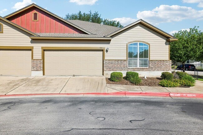 Foto del edificio - 711 Rolling Oak Dr