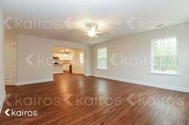 Foto del edificio - 229 Western Red Cedar Dr