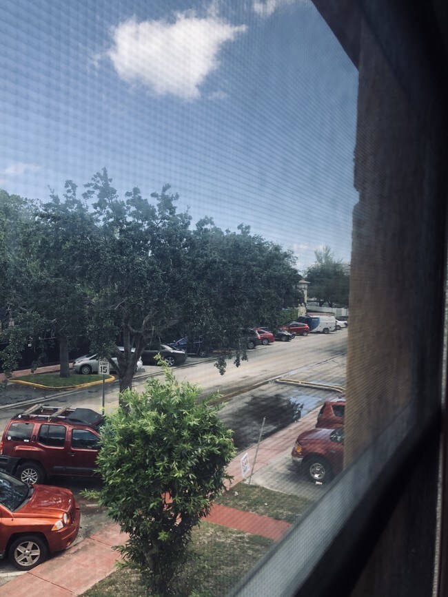 Foto del edificio - 1016 Biarritz Dr