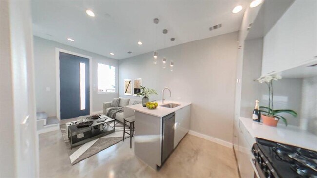 Building Photo - 2108 Tillery St