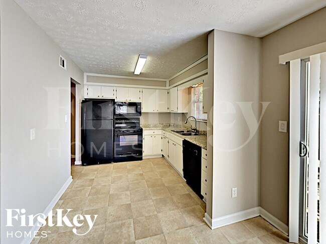 Foto del edificio - 2600 Stratford Ln