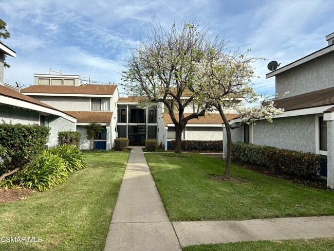 Foto del edificio - 5144 Longfellow Way