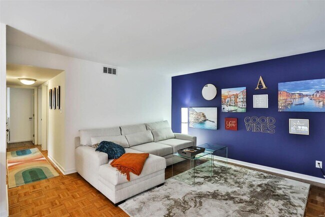 Building Photo - 13453 Coliseum Dr