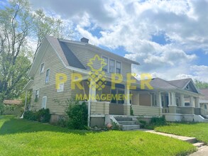 Building Photo - 130 Sandhurst Dr
