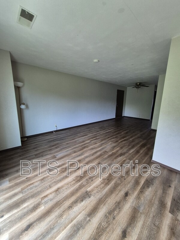 Foto del edificio - 412 N Highland St