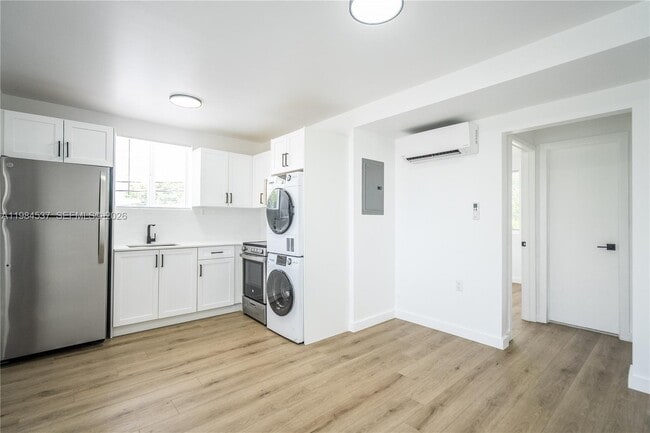 Foto del edificio - 1955 NW 2nd Ct