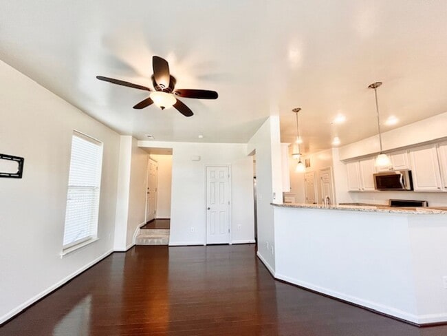 Building Photo - 5897 Bella Marie Way