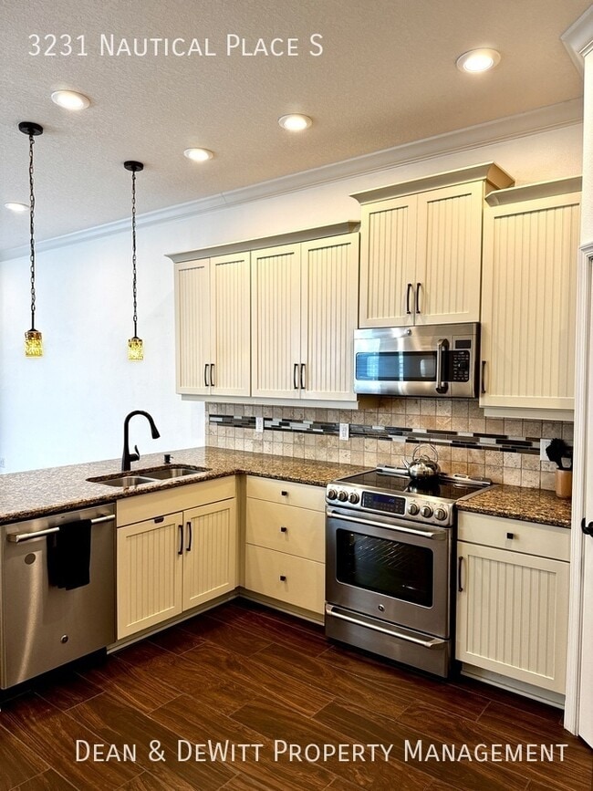 Building Photo - 3231 Nautical Pl S