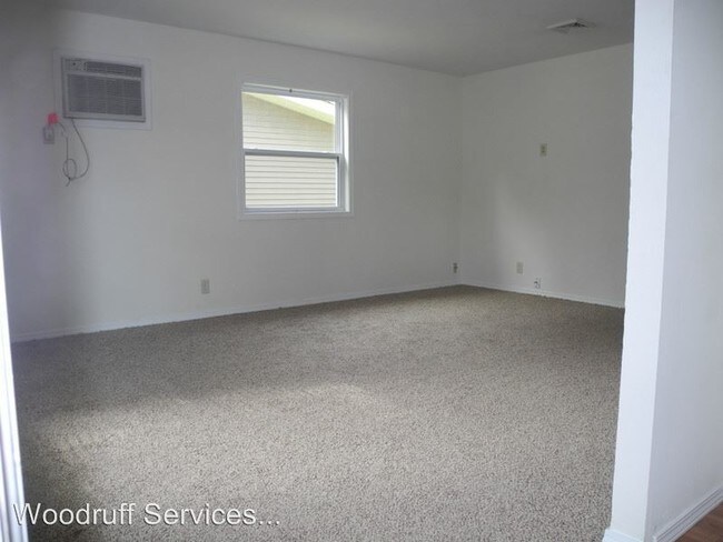 Building Photo - 3 br, 1.5 bath House - 204 S  Emerald Ln