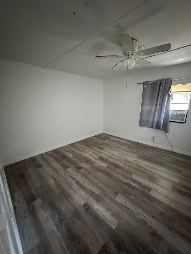 Building Photo - 131 Montego Dr