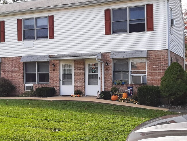 Foto del edificio - 276 Landis Ln