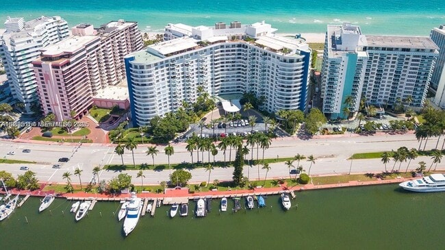 Foto del edificio - 5161 Collins Ave