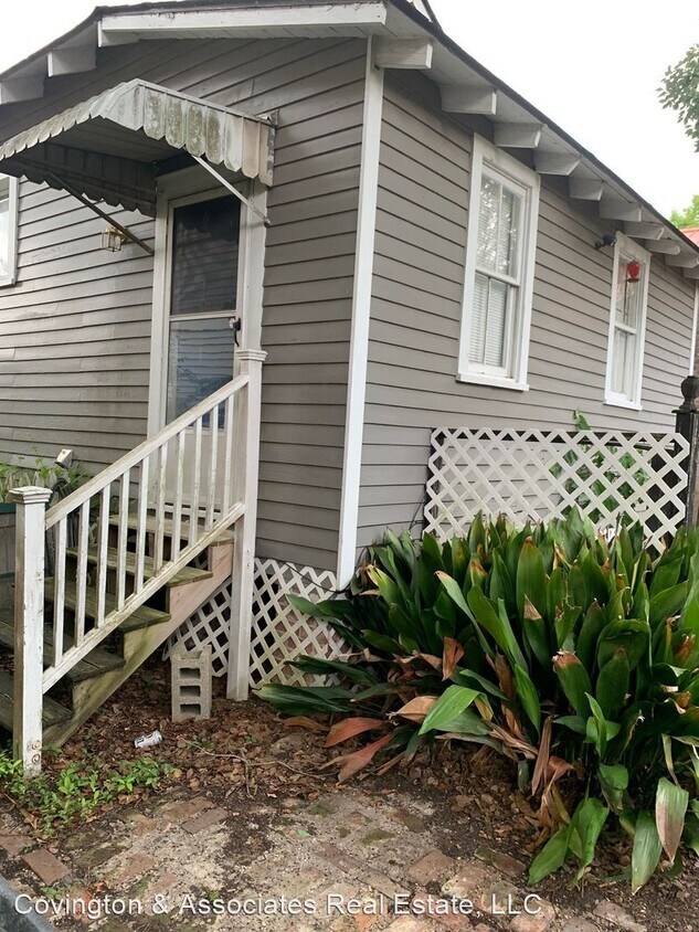 2 br, 1 bath House 810 America Street House Rental in Baton Rouge