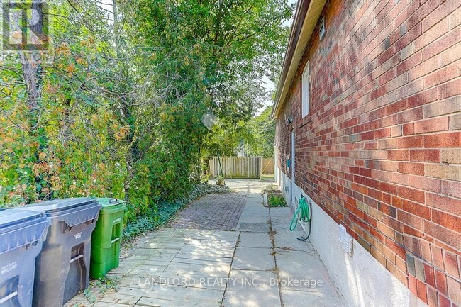 Building Photo - 1206 Broadview Ave