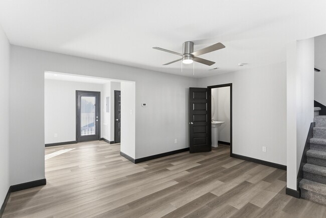 Building Photo - Macy Way - 101