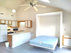 Building Photo - 510 Fairwood Lakes Dr