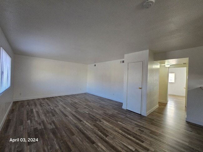 Building Photo - 4765 Thunderbolt Ave