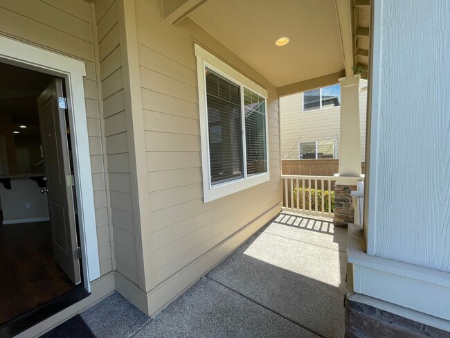 Building Photo - Spacious 4-Bedroom Home with Inviting Curb...