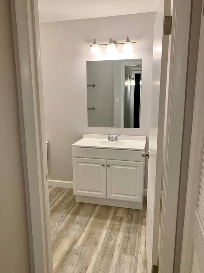 Building Photo - Stoneview Homes