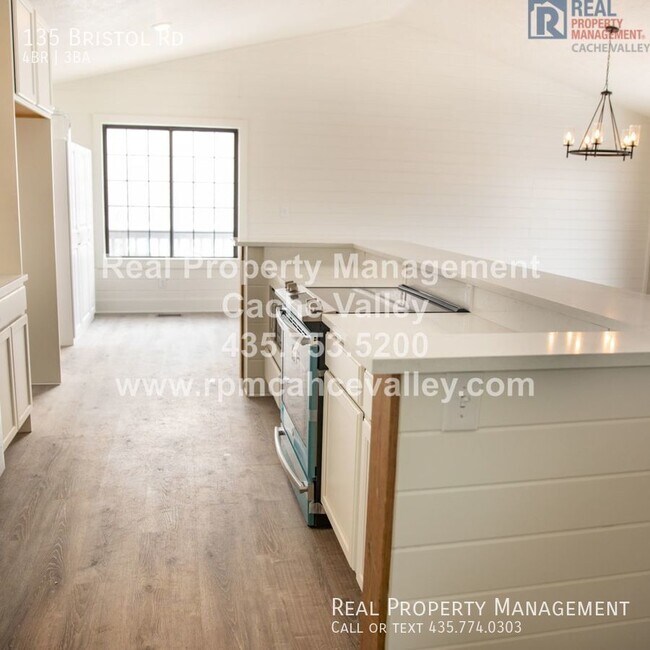 Foto del edificio - 135 Bristol Rd