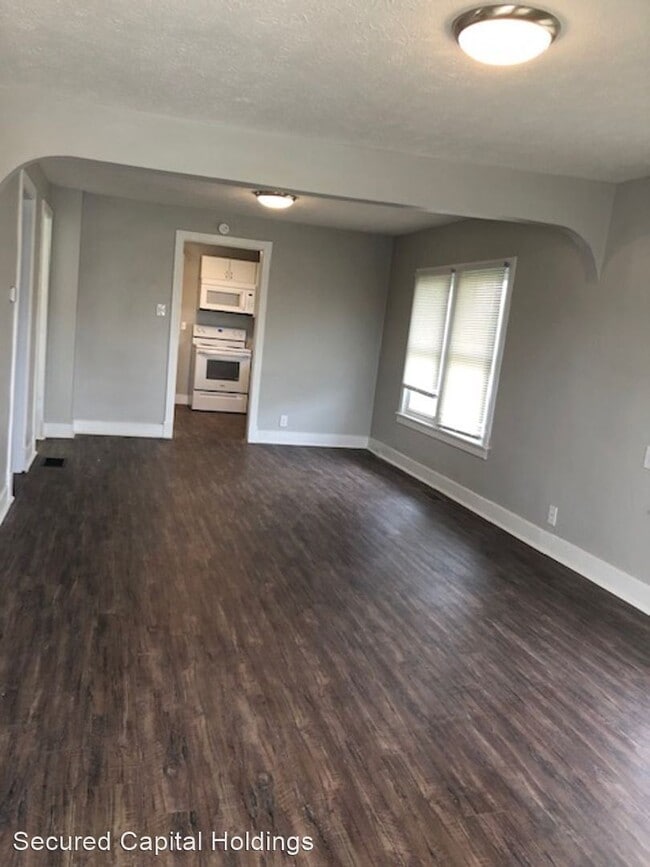 Building Photo - 2 br, 1 bath House - 305 Stelton Rd