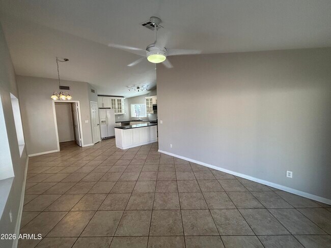 Foto del edificio - 16435 S 43rd St