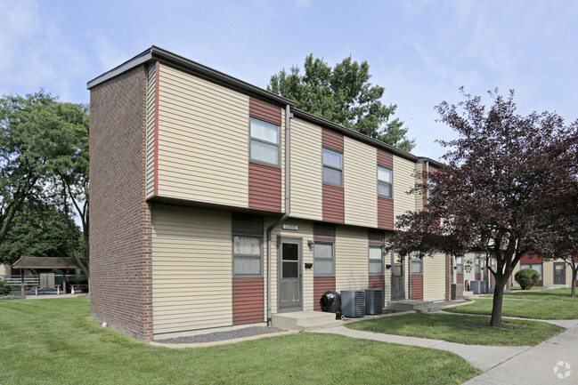 Building - Cedar Point Apartments