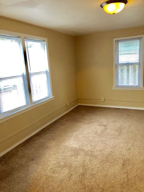 Building Photo - 1132 Winnebago Ave
