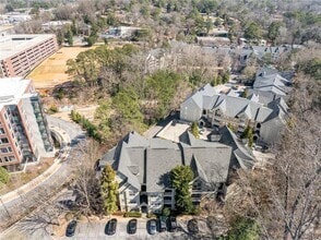 Building Photo - 4007 Westchester Ridge NE
