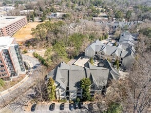 Building Photo - 4007 Westchester Ridge NE