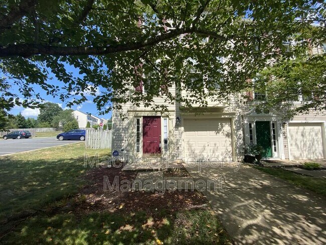 Foto del edificio - 9843 Bartley Ct