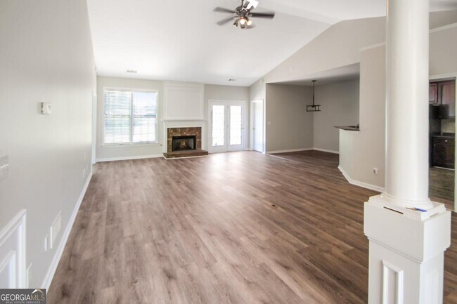 Building Photo - 258 Brookcliff Dr NE