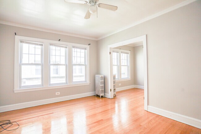 Foto del edificio - 4532 N Damen Ave