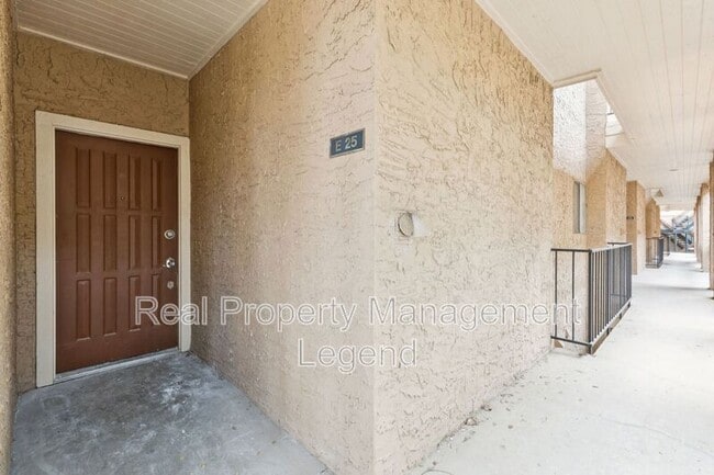 Foto del edificio - 5550 Spring Valley Rd