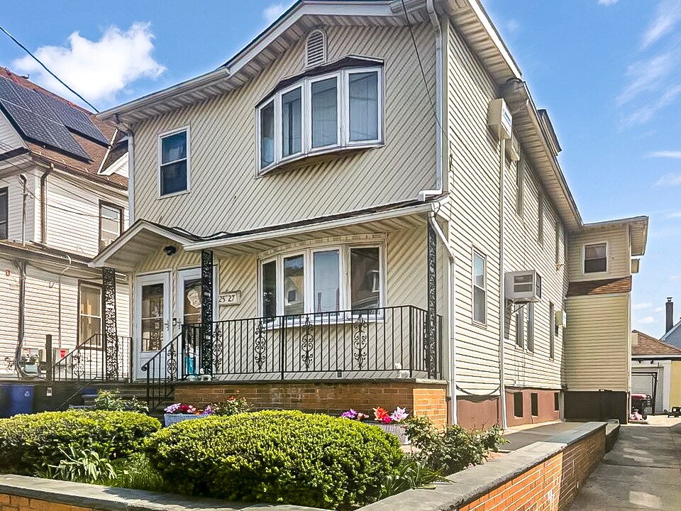 Primary Photo - 2527 Ericsson St