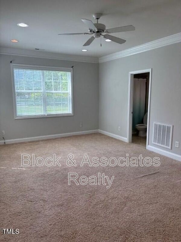 Foto del edificio - 200 Presenteer Trl