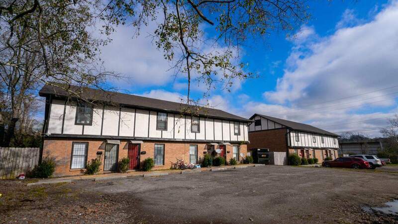 Building Photo - 4888 S McRaven Rd