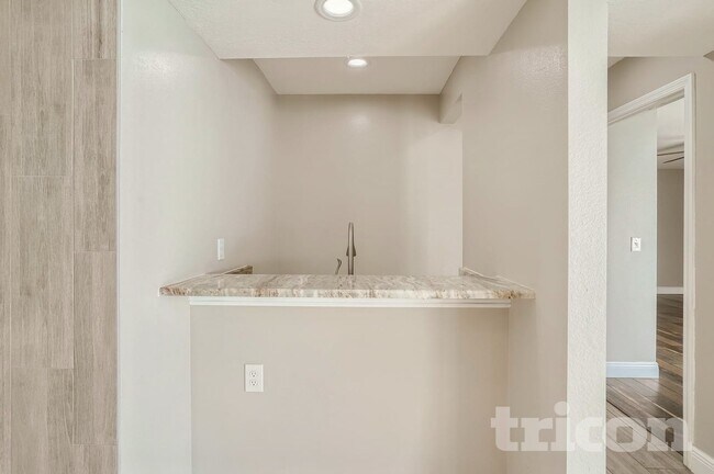 Foto del edificio - 9406 Pebble Glen Ave