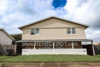 Building Photo - 1403-1403 Jeanette Ave