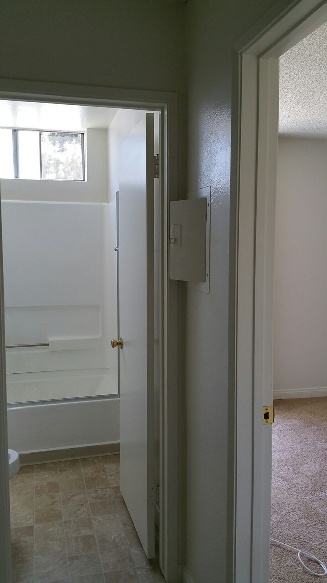 Glen Arbor Villas Apartments Los Angeles, CA