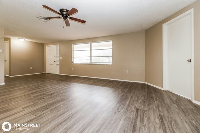 Building Photo - 10911 Piccadilly Rd, Port Richey, FL 34668