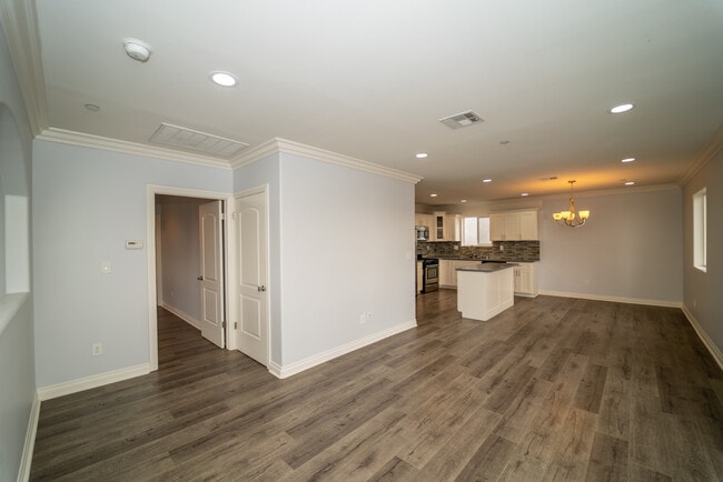 Building Photo - 635 N Berendo St