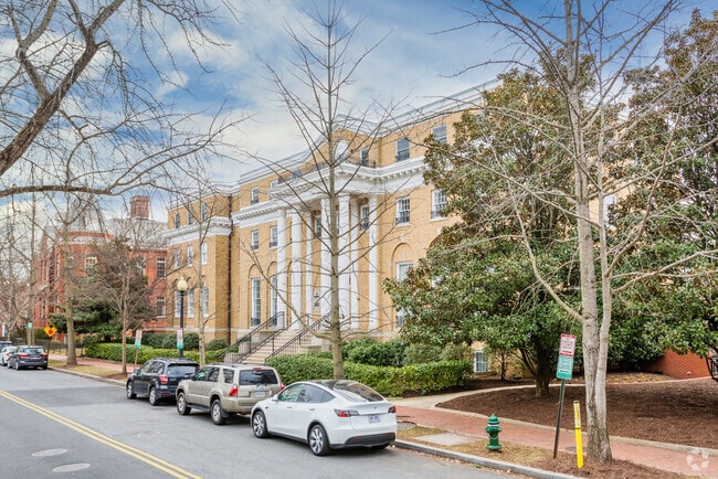 Building Photo - 3050 R St NW