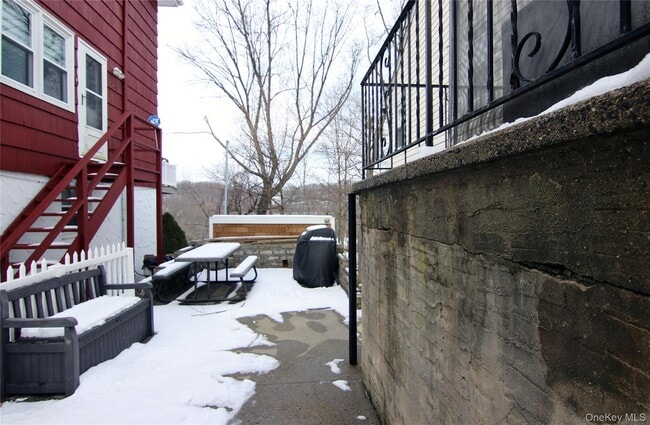 Building Photo - 201 Bennett Ave