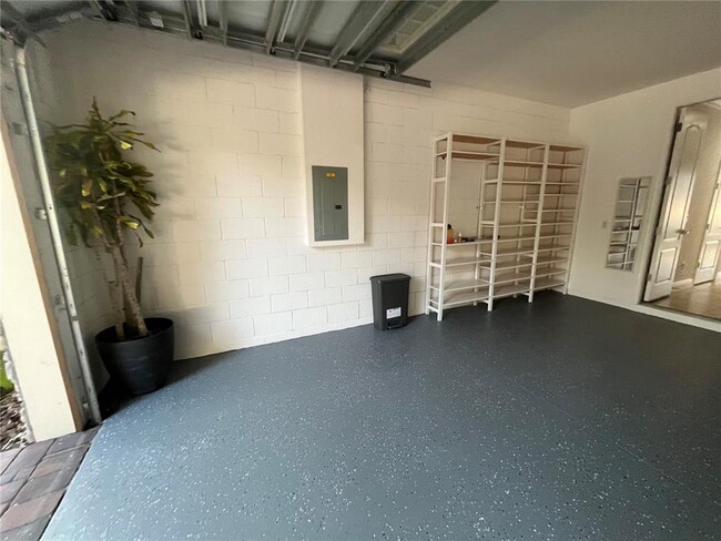 Foto del edificio - 8064 Prestbury Dr