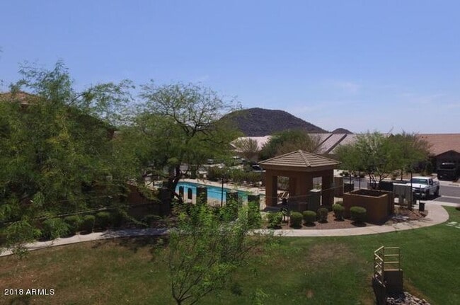 Foto del edificio - 2250 E Deer Valley Dr